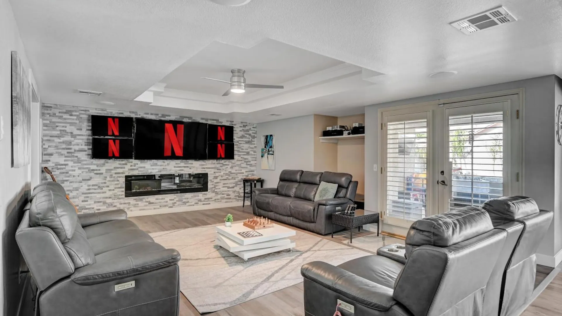 Plush Las Vegas Retreat 5 Min From Strip