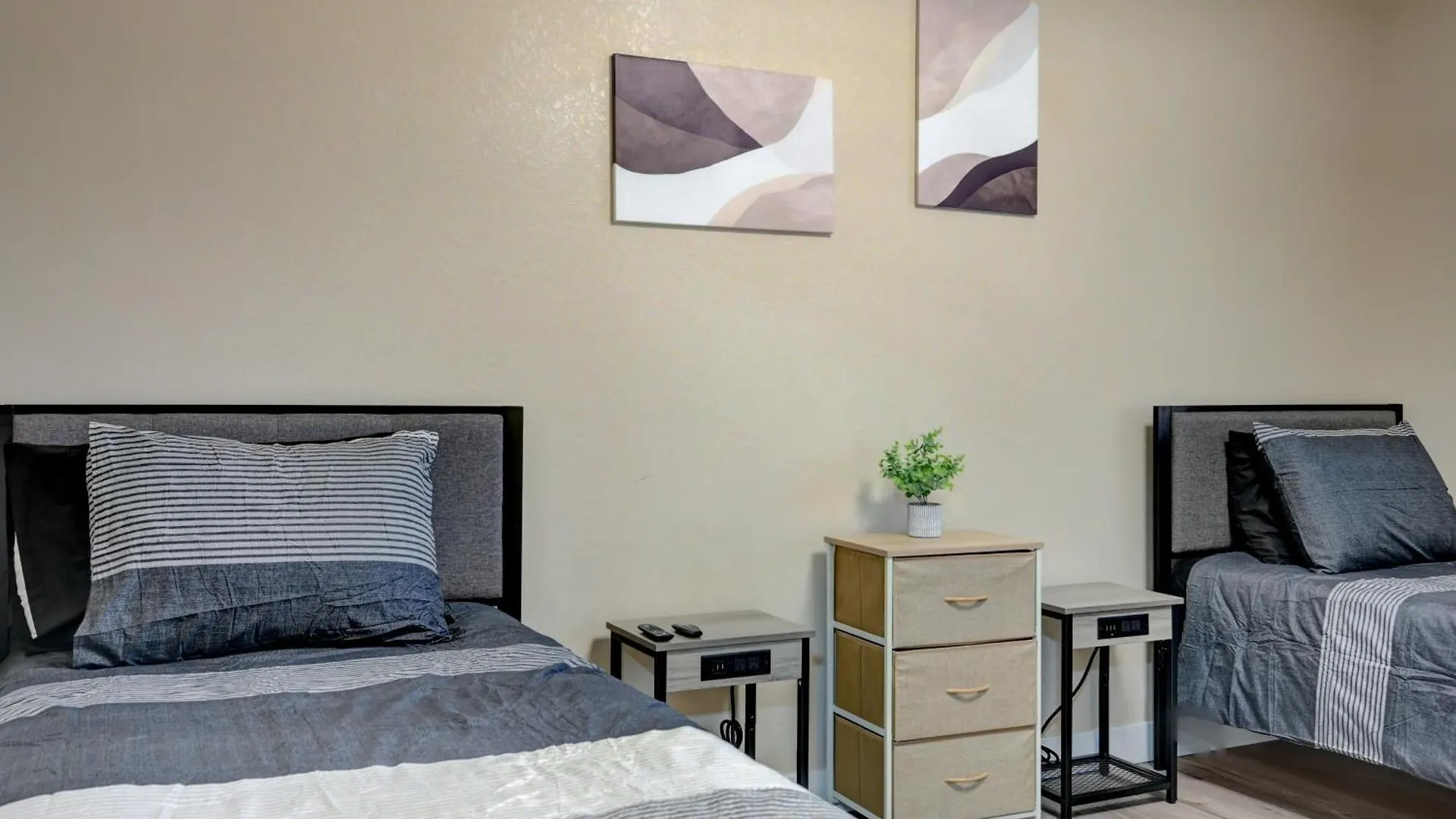 Plush Las Vegas Retreat 5 Min From Strip United States