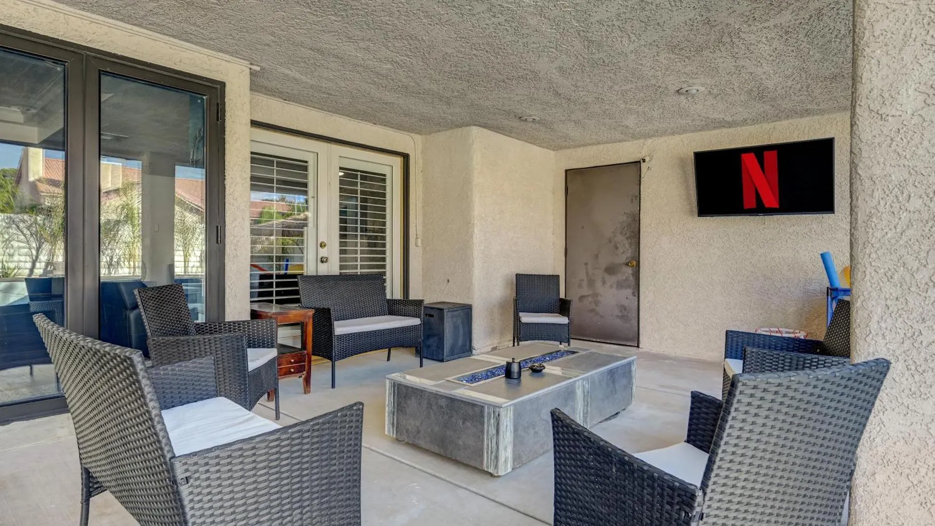 Plush Las Vegas Retreat 5 Min From Strip Villa