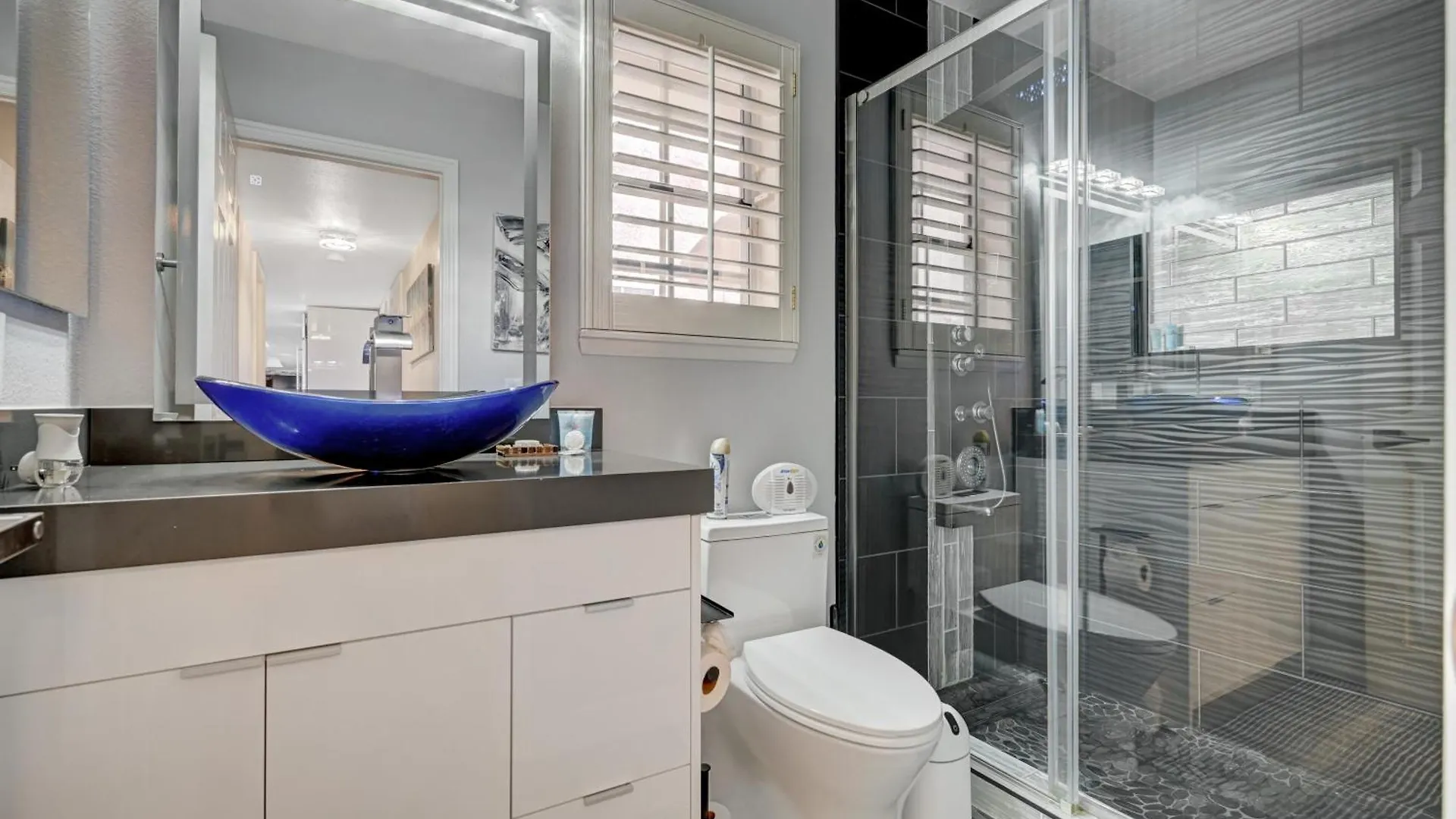 Plush Las Vegas Retreat 5 Min From Strip Villa