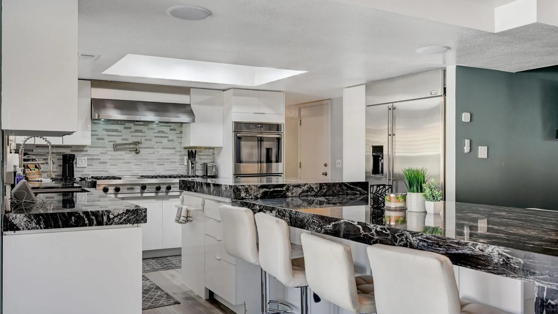 Plush Las Vegas Retreat 5 Min From Strip 0*,  United States